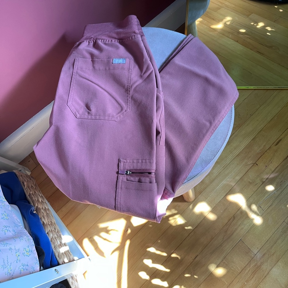 Fig scrub pants